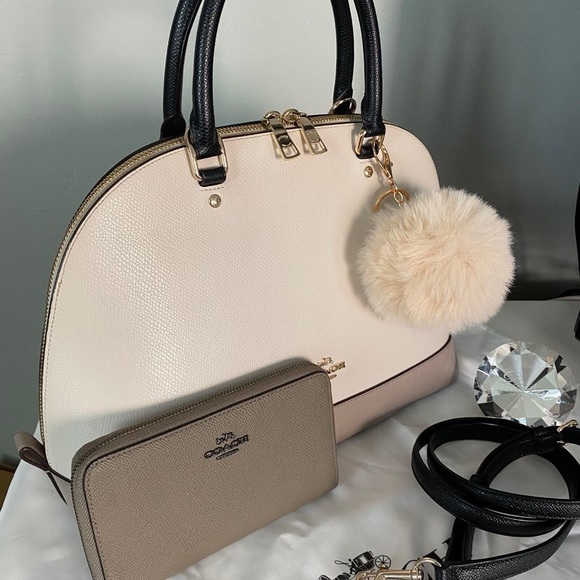 Coach Large Sierra Satchel With wallet - Picture 2 of 9